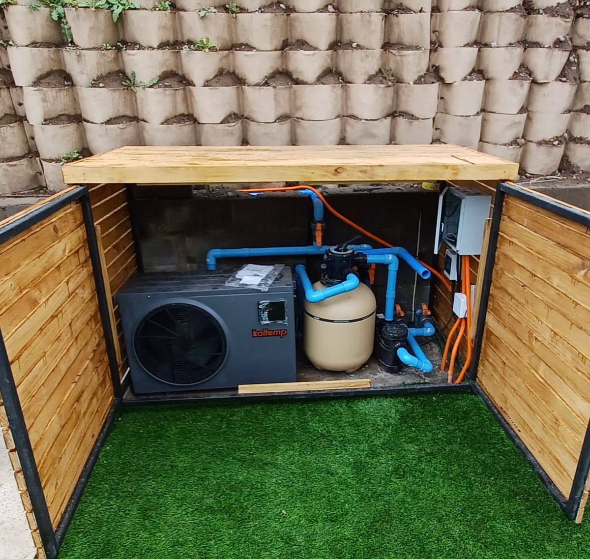 Caseta de madera para equipos