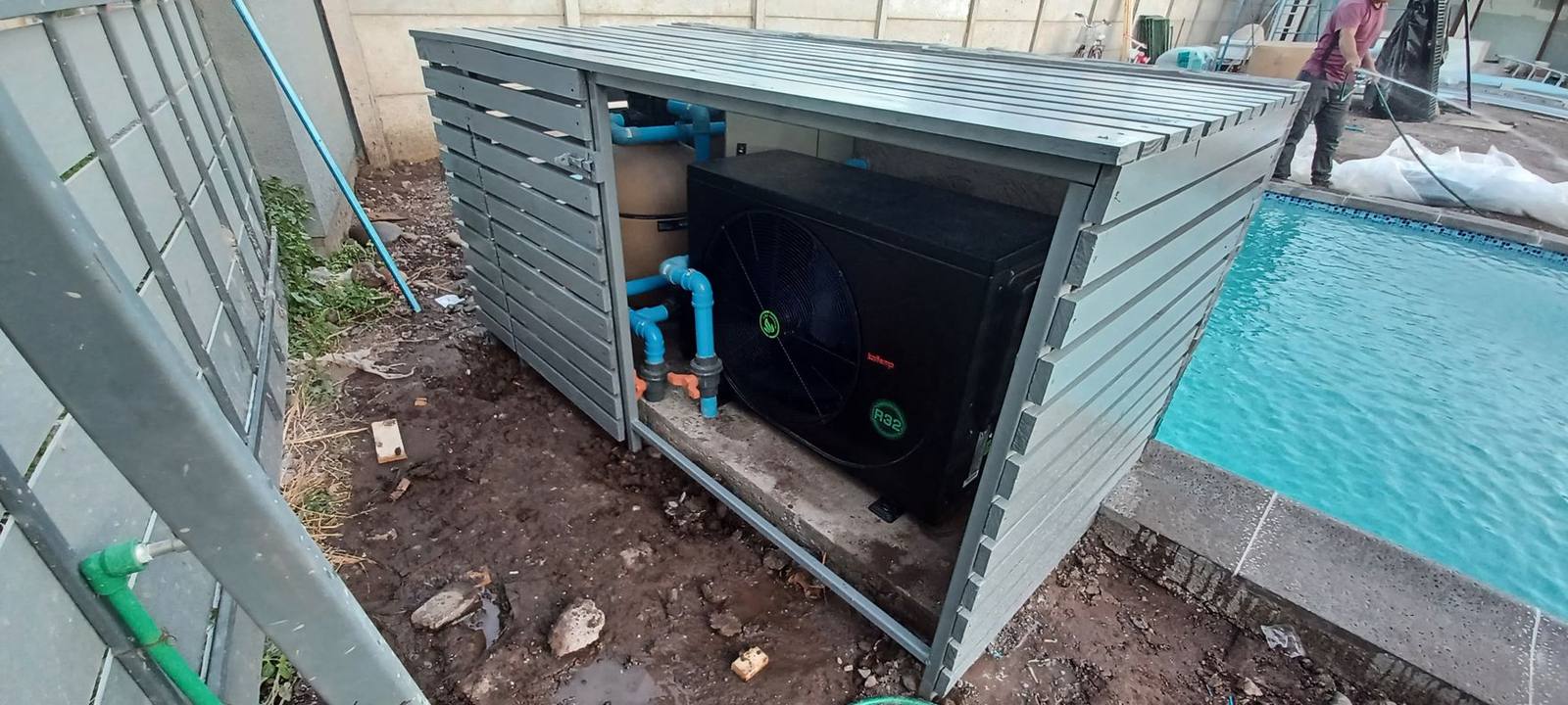 Caseta metálica para equipos